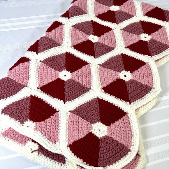 Vintage Handmade Crochet Hexagon Blanket Pink White Granny Geometric Valentines - Picture 6 of 7
